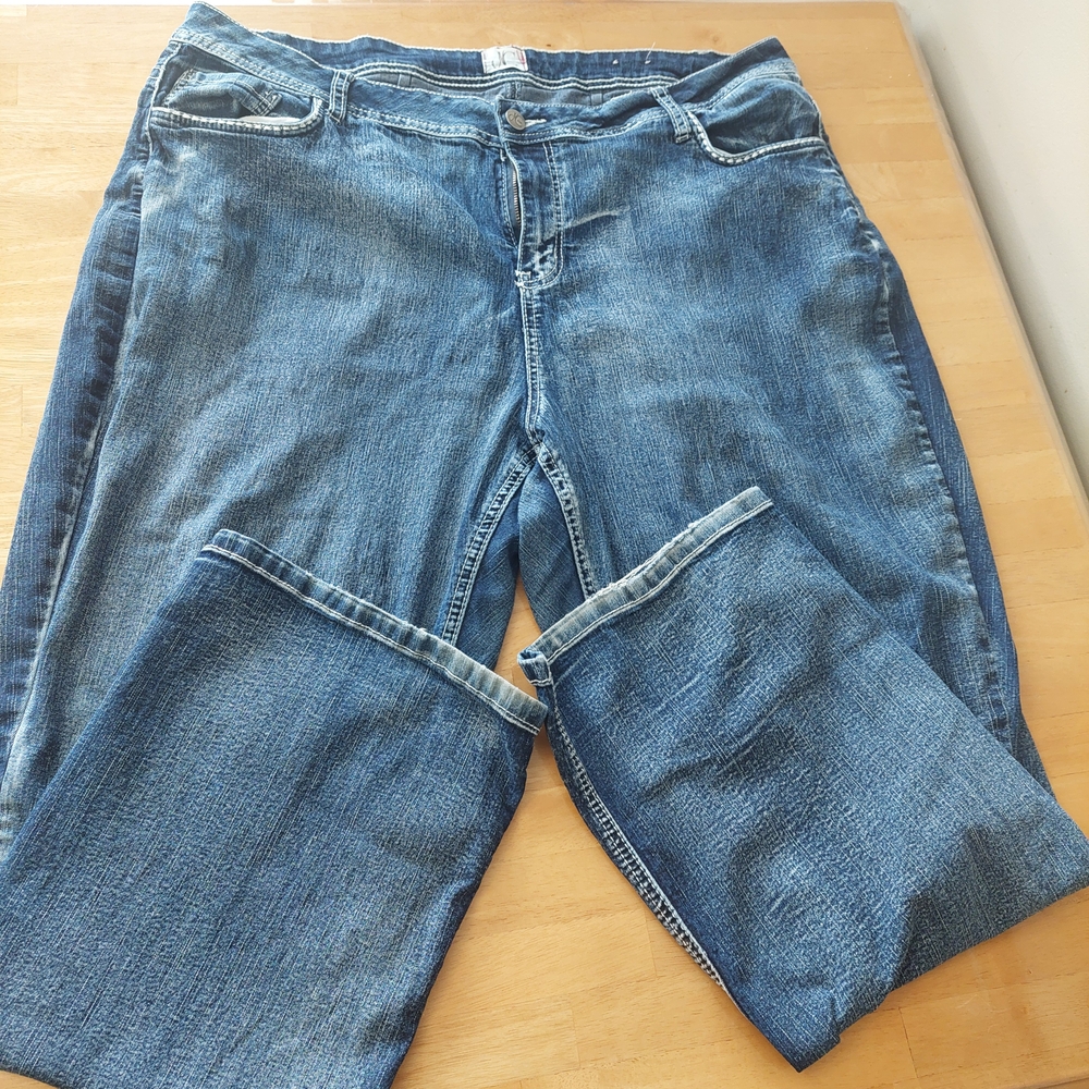 Penningtons D/C Classic Blue Denim Jeans w/ Back Pocket Details Plus Size 22